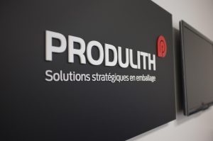 Enseigne murale de Produlith - Solutions stratégiques en emballage