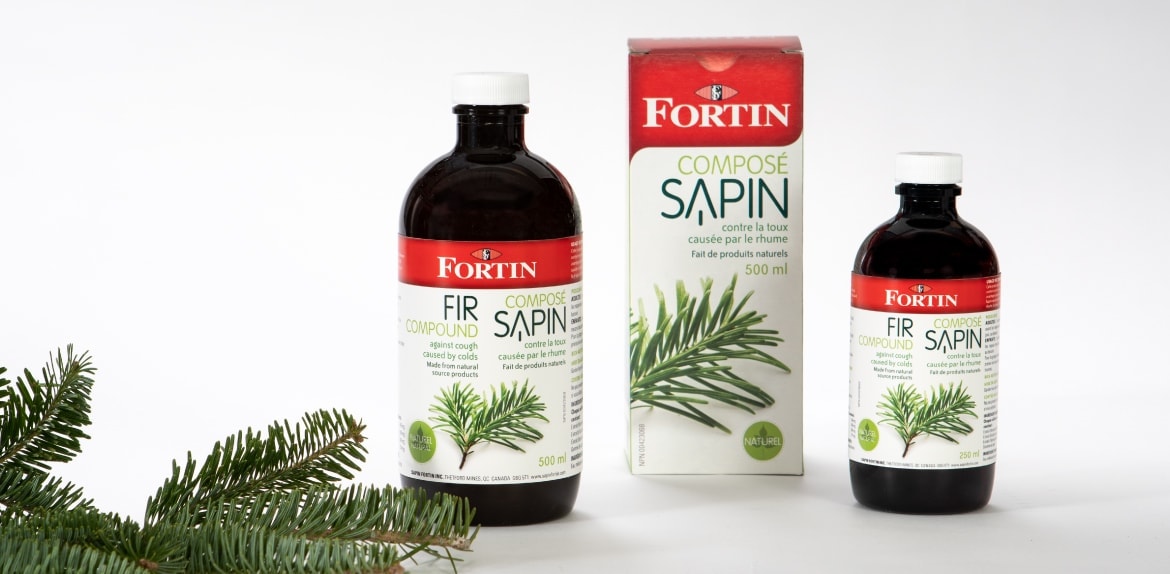 Composé Sapin de Fortin pour la toux Image de deux bouteilles et d'une boîte de Composé Sapin de Fortin, un remède contre la toux à base de plantes.